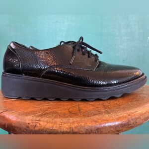 Black patent leather Women’s Oxfords by Clark’s